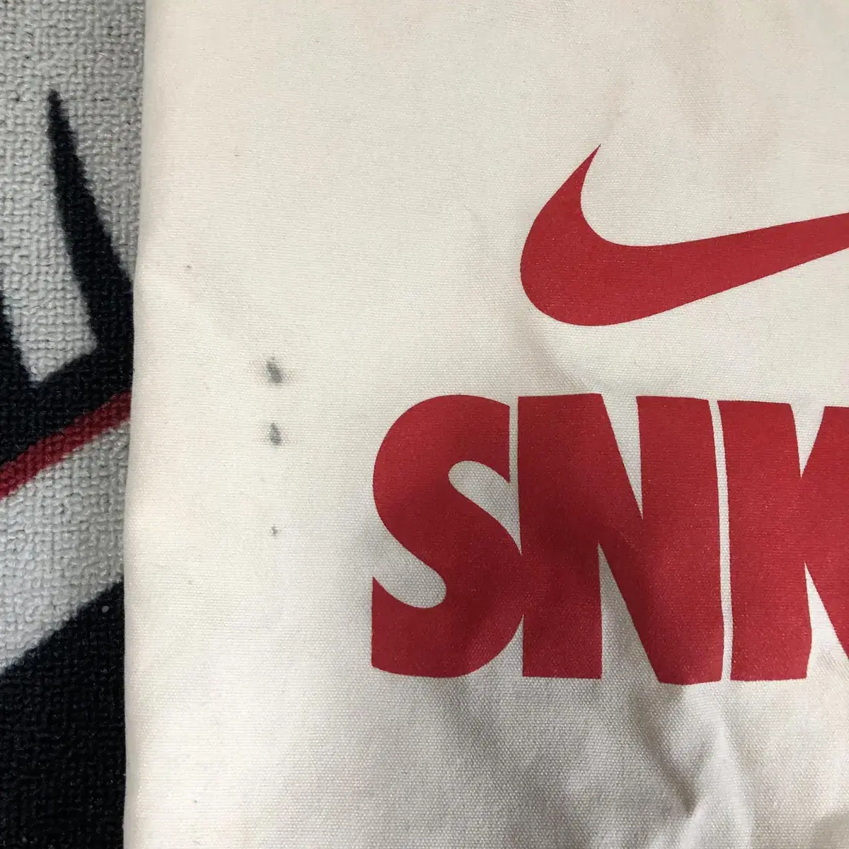 나이키 SNKRS 에코백