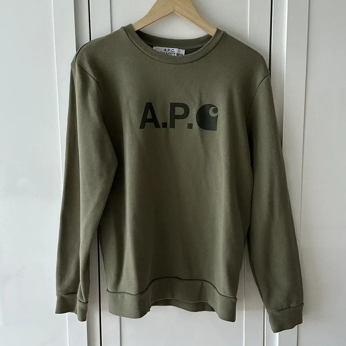 APC x Carhartt wip 아페쎄칼하트윕 콜라보 맨투맨