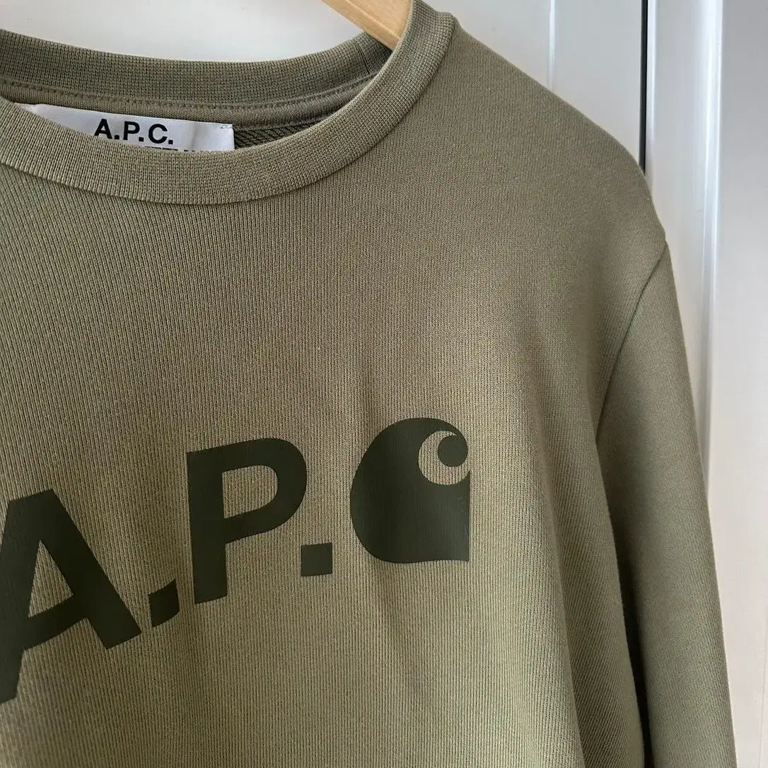 APC x Carhartt wip 아페쎄칼하트윕 콜라보 맨투맨