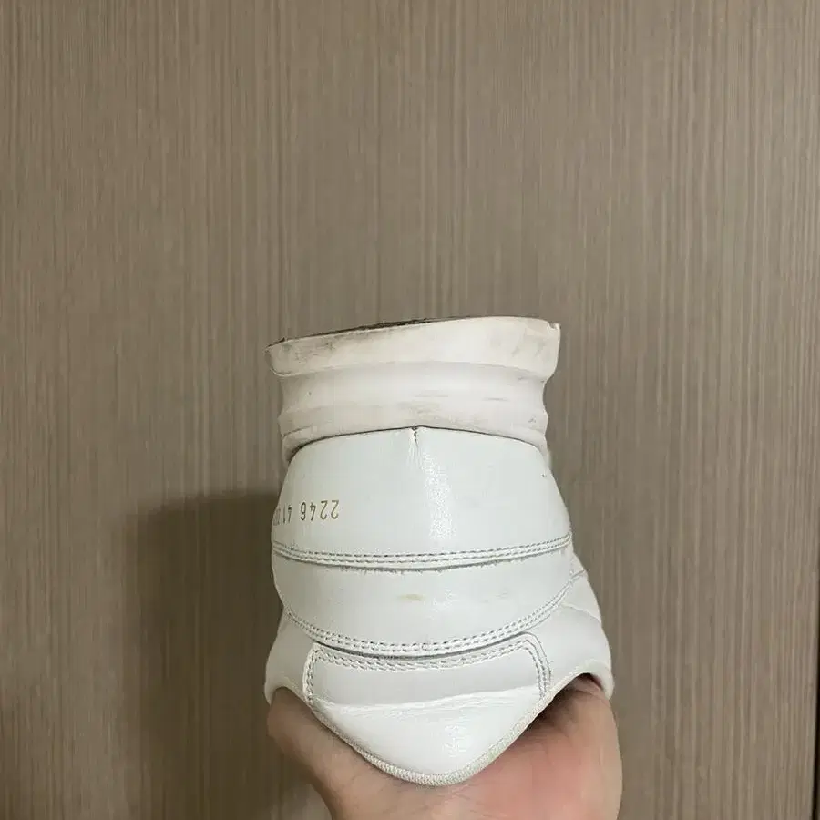 커먼 프로젝트(COMMON PROJECTS) 트랙 클래식 레더 화이트