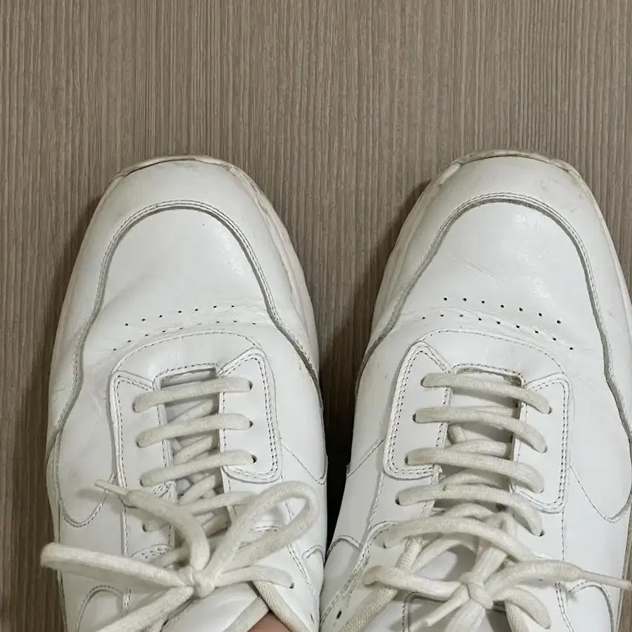 커먼 프로젝트(COMMON PROJECTS) 트랙 클래식 레더 화이트