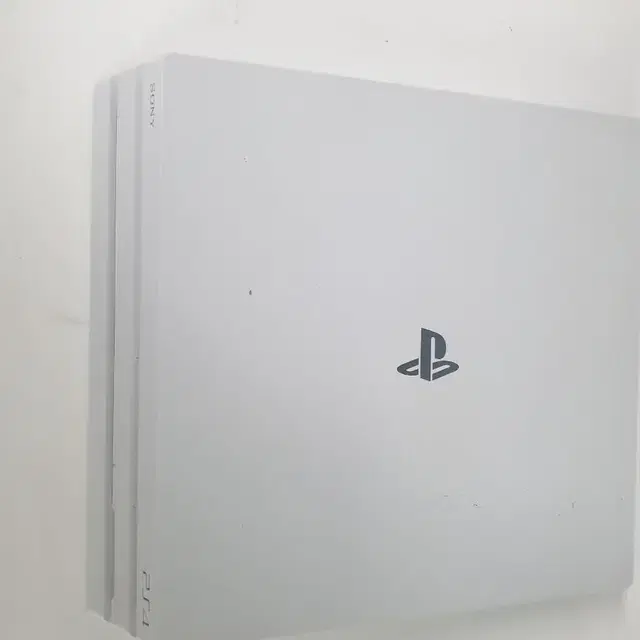 PS4 프로  화이트 SSD 장착 게임타이틀까지  판매합니다