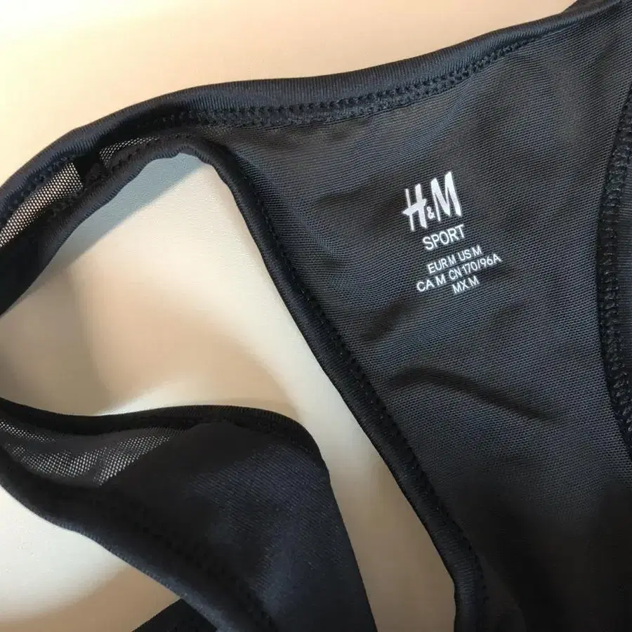 새) H&M 기능성 밴딩 탑 브라탑 M 그레이