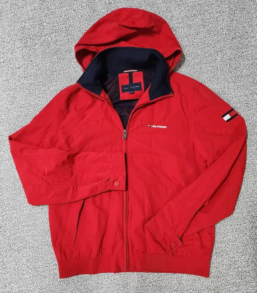 (M) Tommy Hilfiger Red Windbreaker M