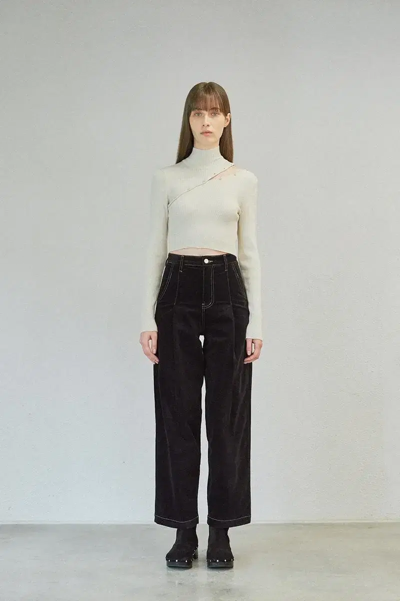 다이애그널 TUCK WIDE VELVET PANTS (거의 새상품)