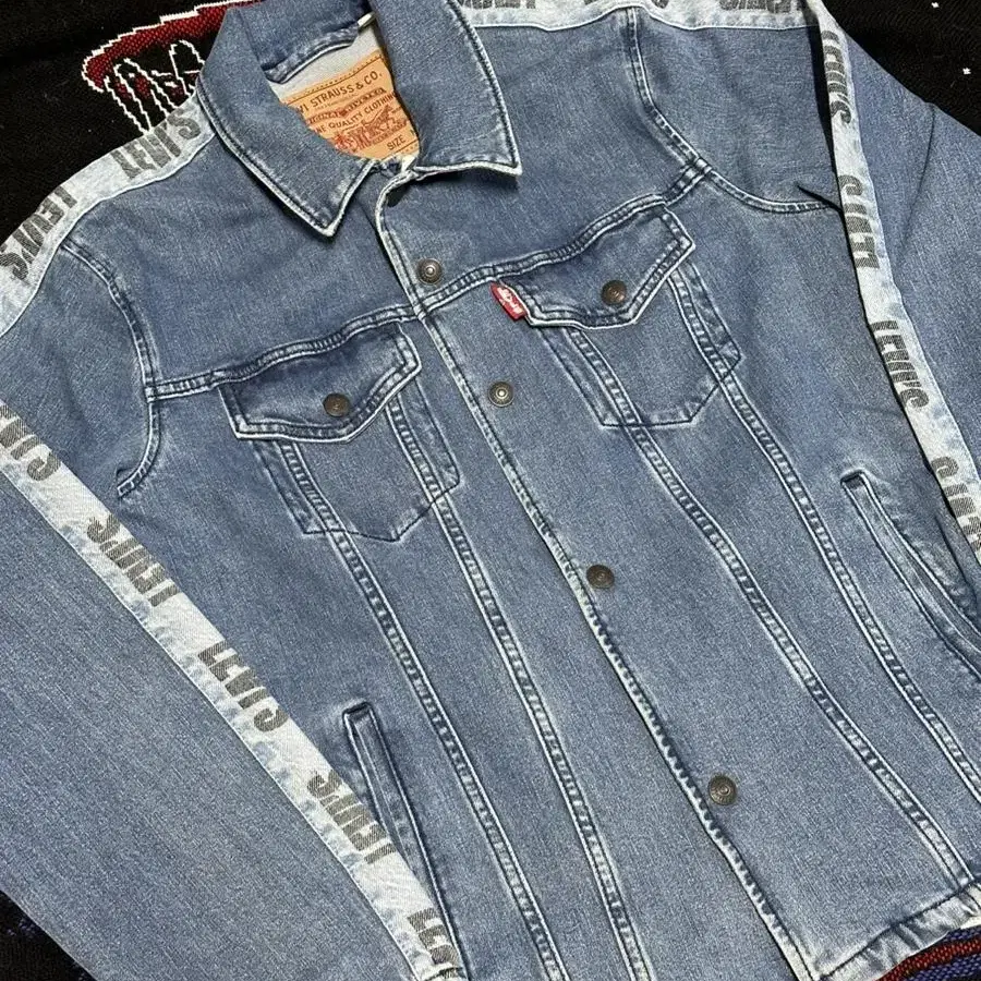 LEVIS SIDELINE DENIM JACKET