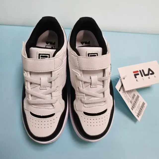 새상품) FILA 휠라 키즈 운동화 사이즈 200