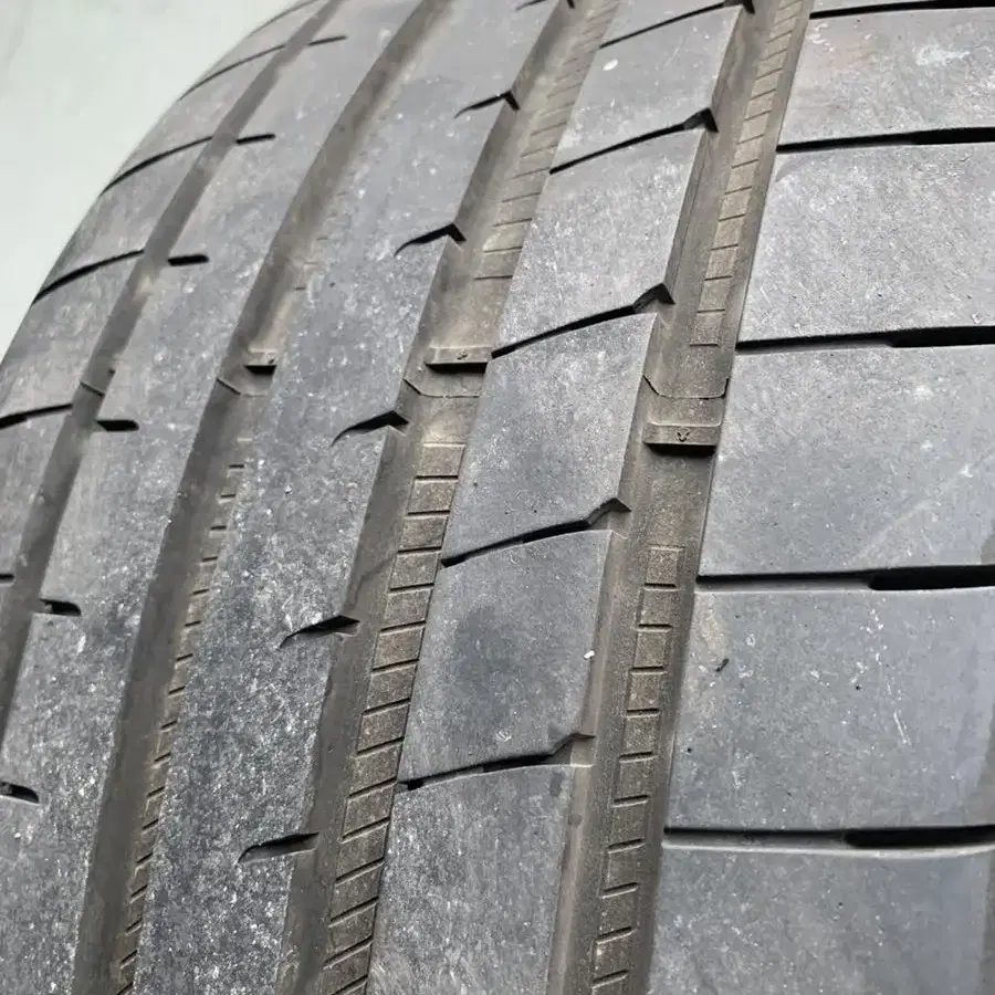 275/45R21 중고T