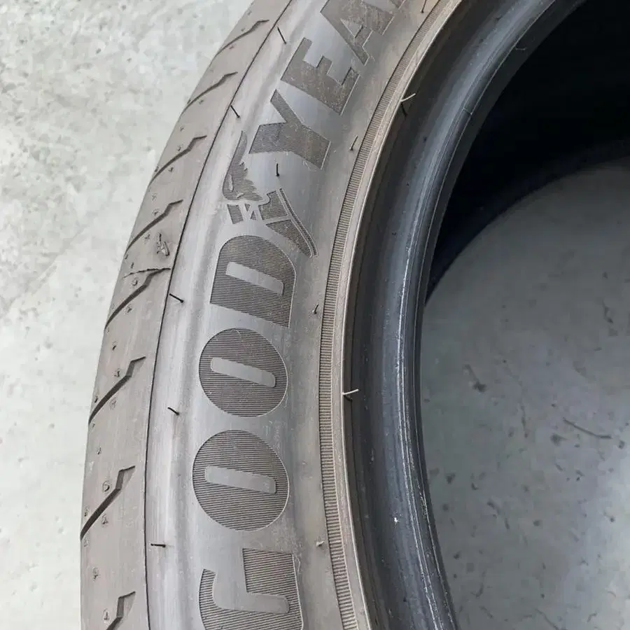 275/45R21 중고T