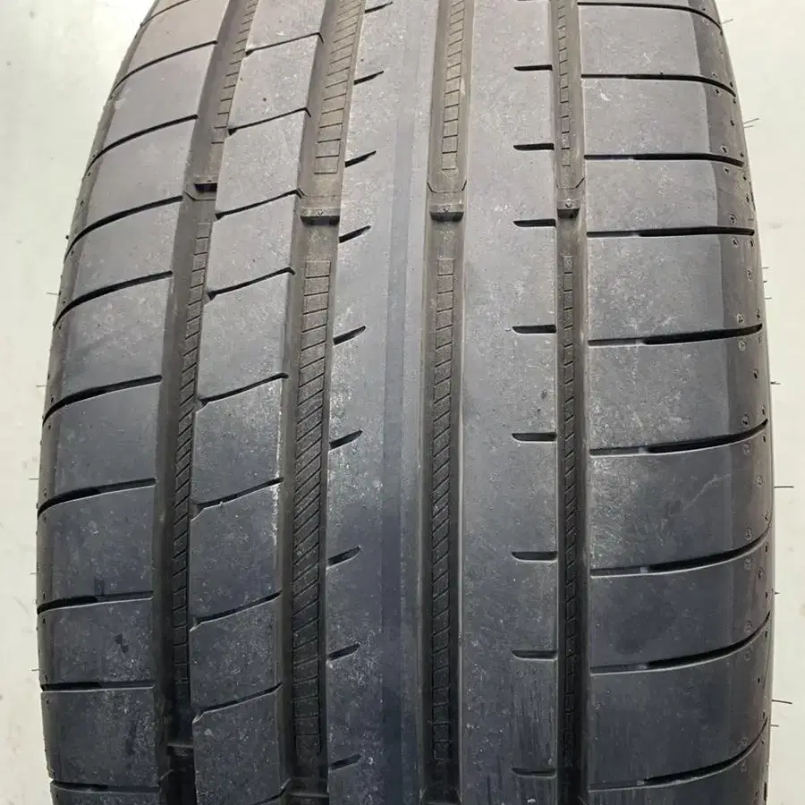 275/45R21 중고T