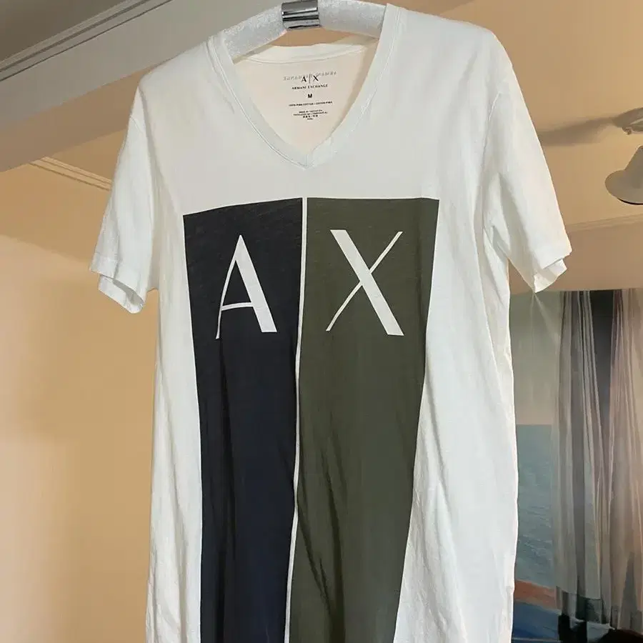 Armani exchange 브이넥 t