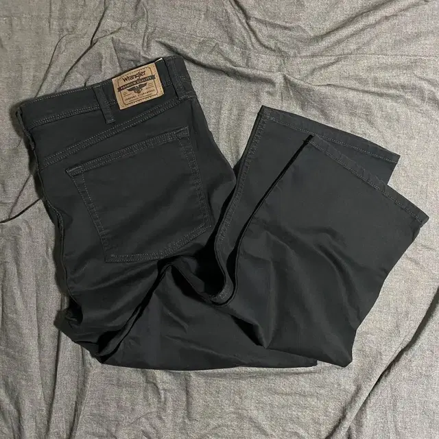 WRANGLER Straight Fit Pants Sz 42X30