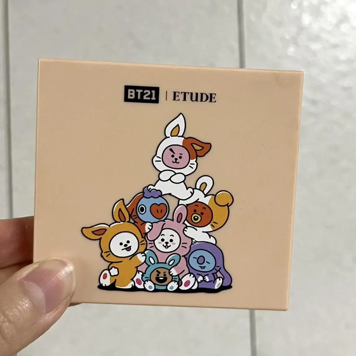 에뛰드 BT21팔레트 팝니다