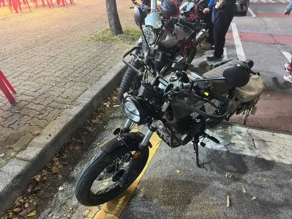 23년식 부캐너 125cc / 적산 1,@@@km 신차급 판매