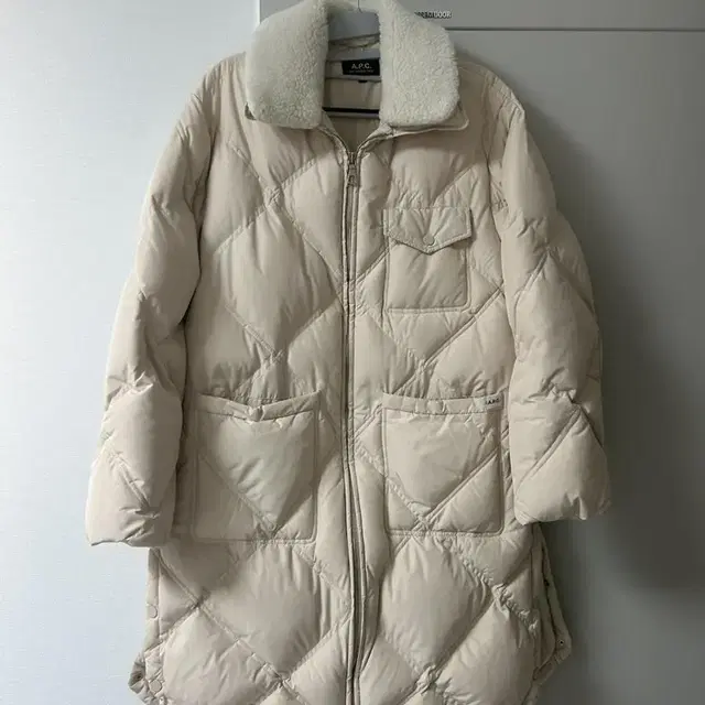 아페쎄 구스다운 패딩 Nubella down coat