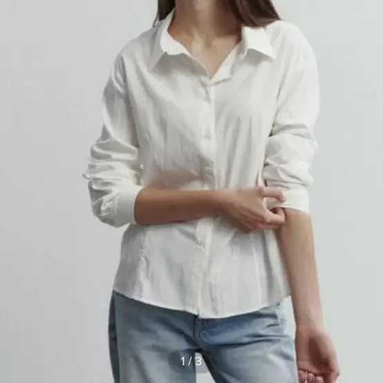 쏘이르 STANDARD FIT BLOUSE - WHITE