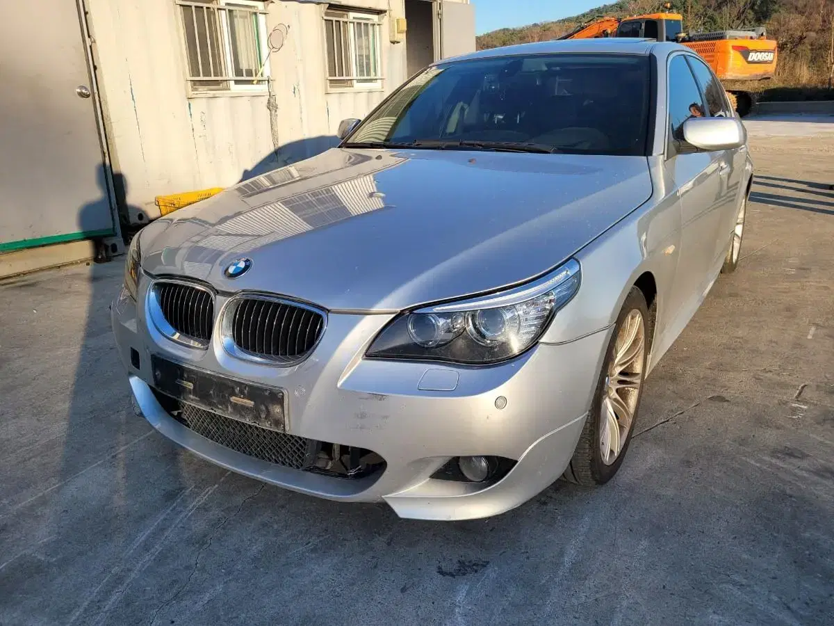 BMW E60 528i 입고 분해판매