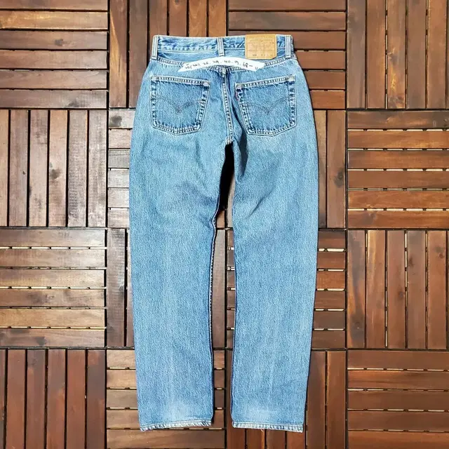 90s Levis 501 (27 inch)made in USA woman