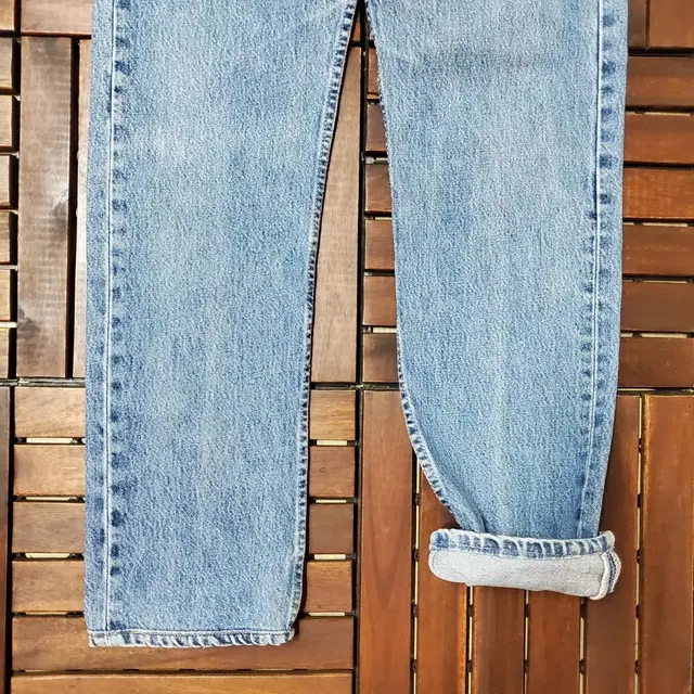 90s Levis 501 (27 inch)made in USA woman