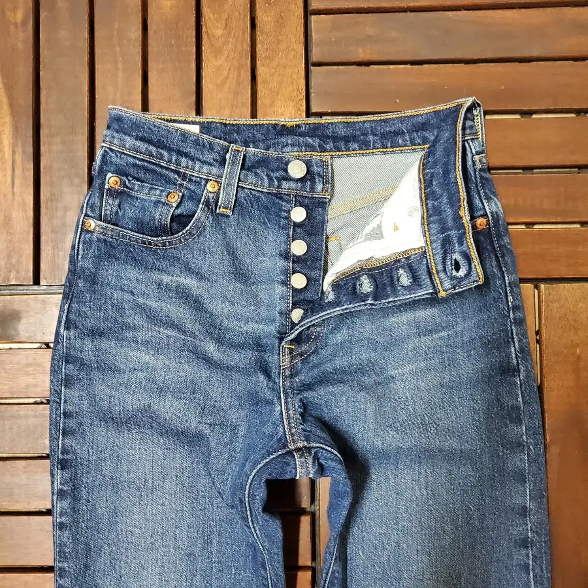 00s Levis 501 (26 inch) Big E woman