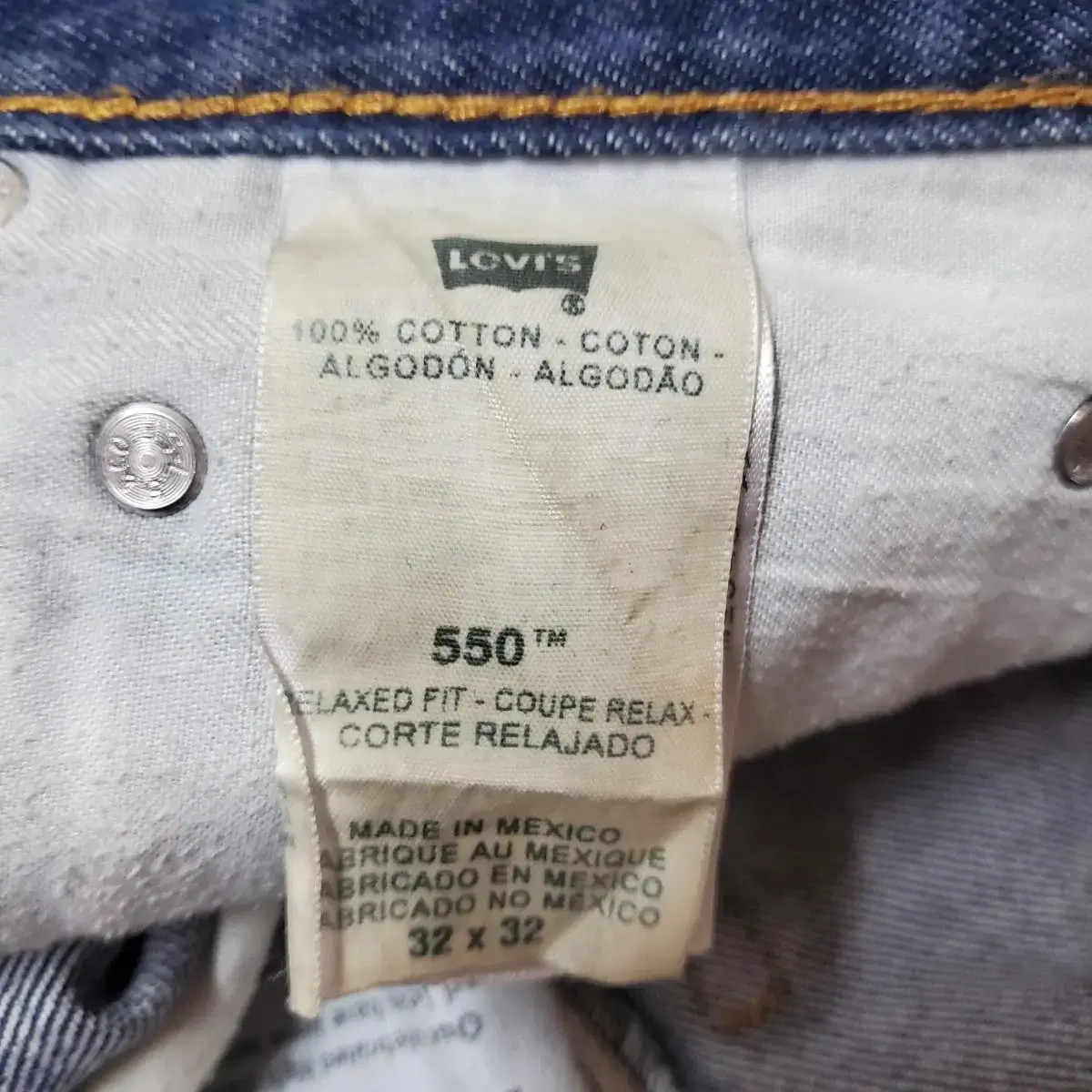 00s Levis 550 (32 inch) made in Mexico