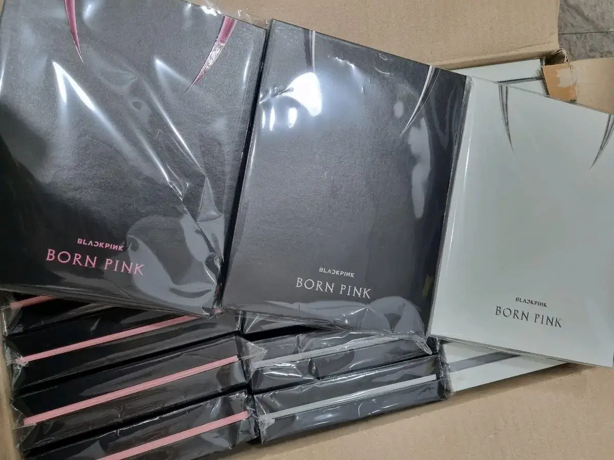 BLACKPINK BORN PINK sealed album sells BLACKPINK BORN PINK