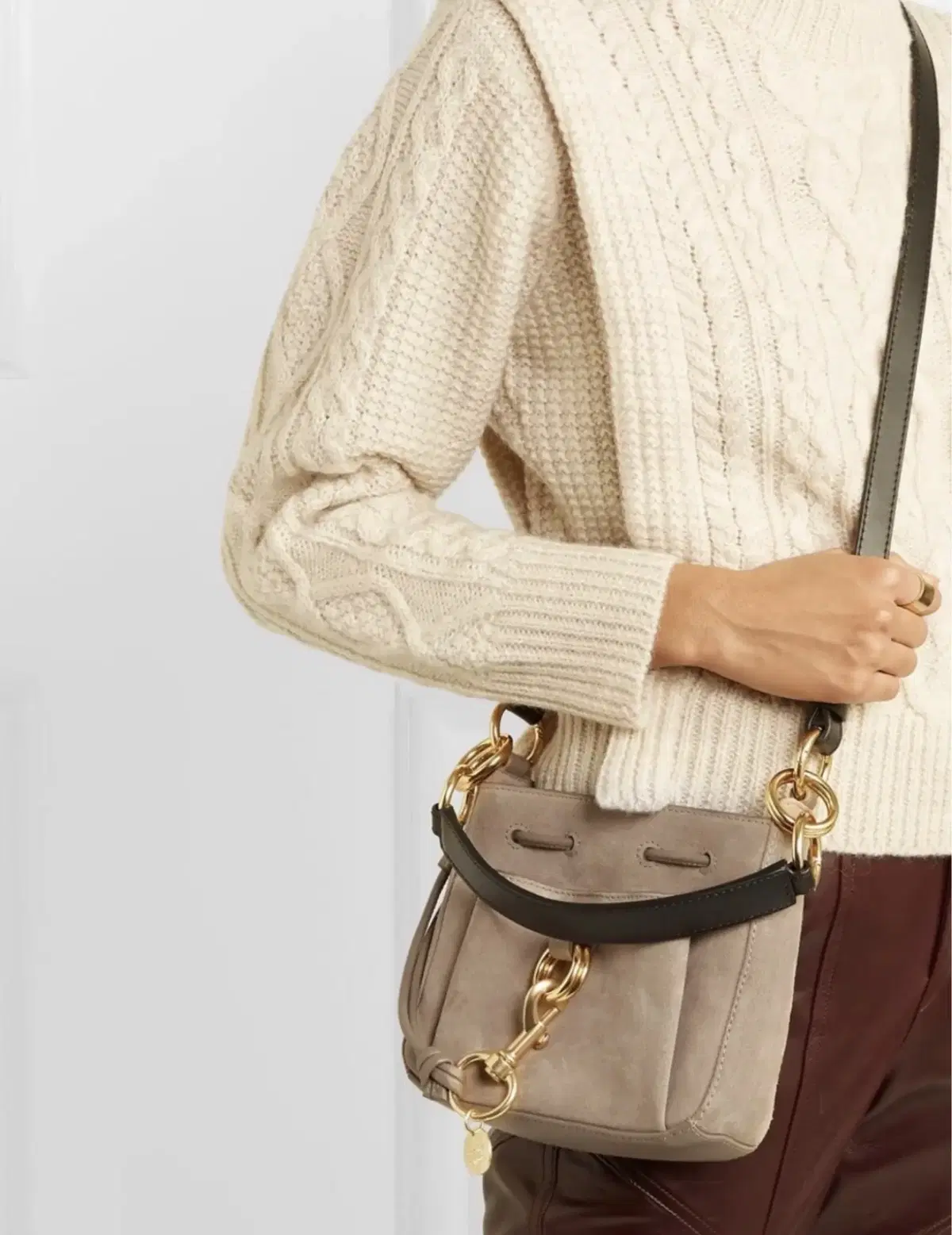 Cécile Chloé Suede Bucket Bag Crossbody Bag (Genuine)