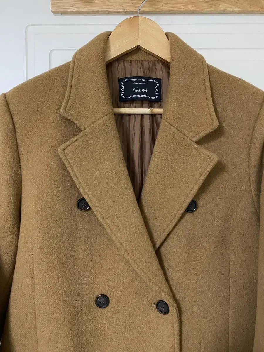 모데스트무드 Camel Woody Coat