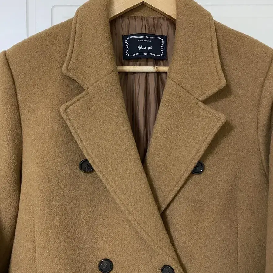 모데스트무드 Camel Woody Coat