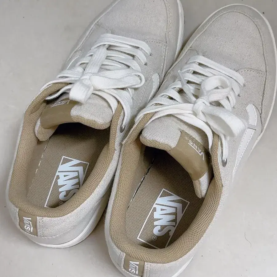 (VANS) 255 반스 CANORA 캐놀라 V2940HMP NATURA