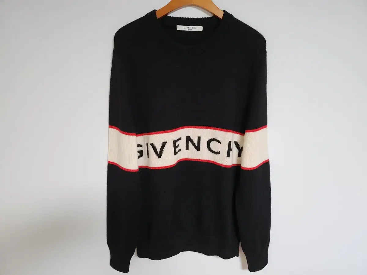 [M] Givenchy Black Armband Logo Wool Knit BM900G400M