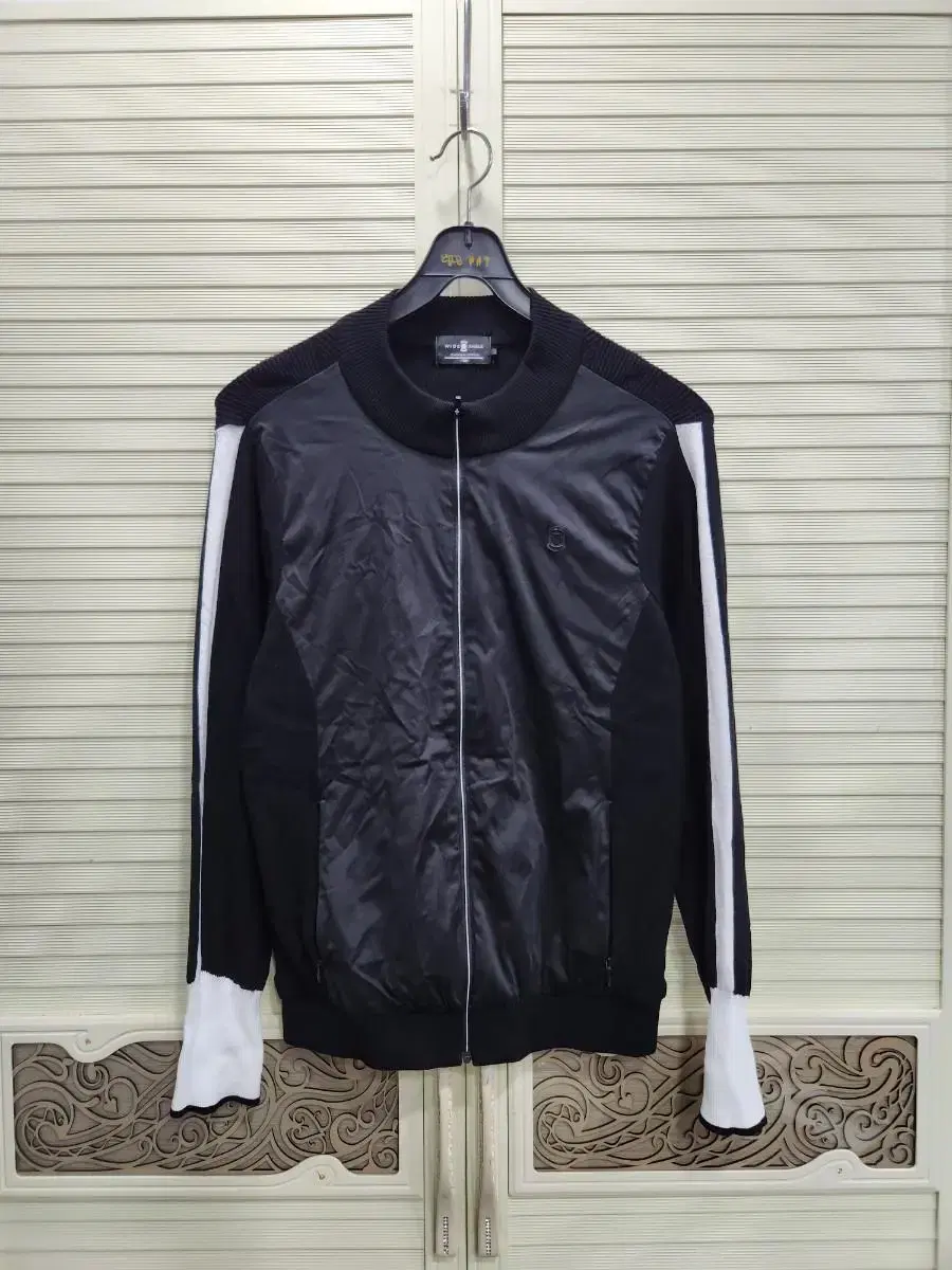 Wide angle 105 kimono zip-up