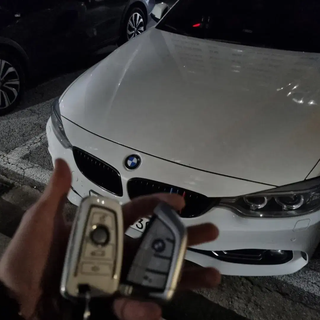 오래되어 낡은 BMW 자동차키 동일한 디자인으로 블링블링 스페어키 제작