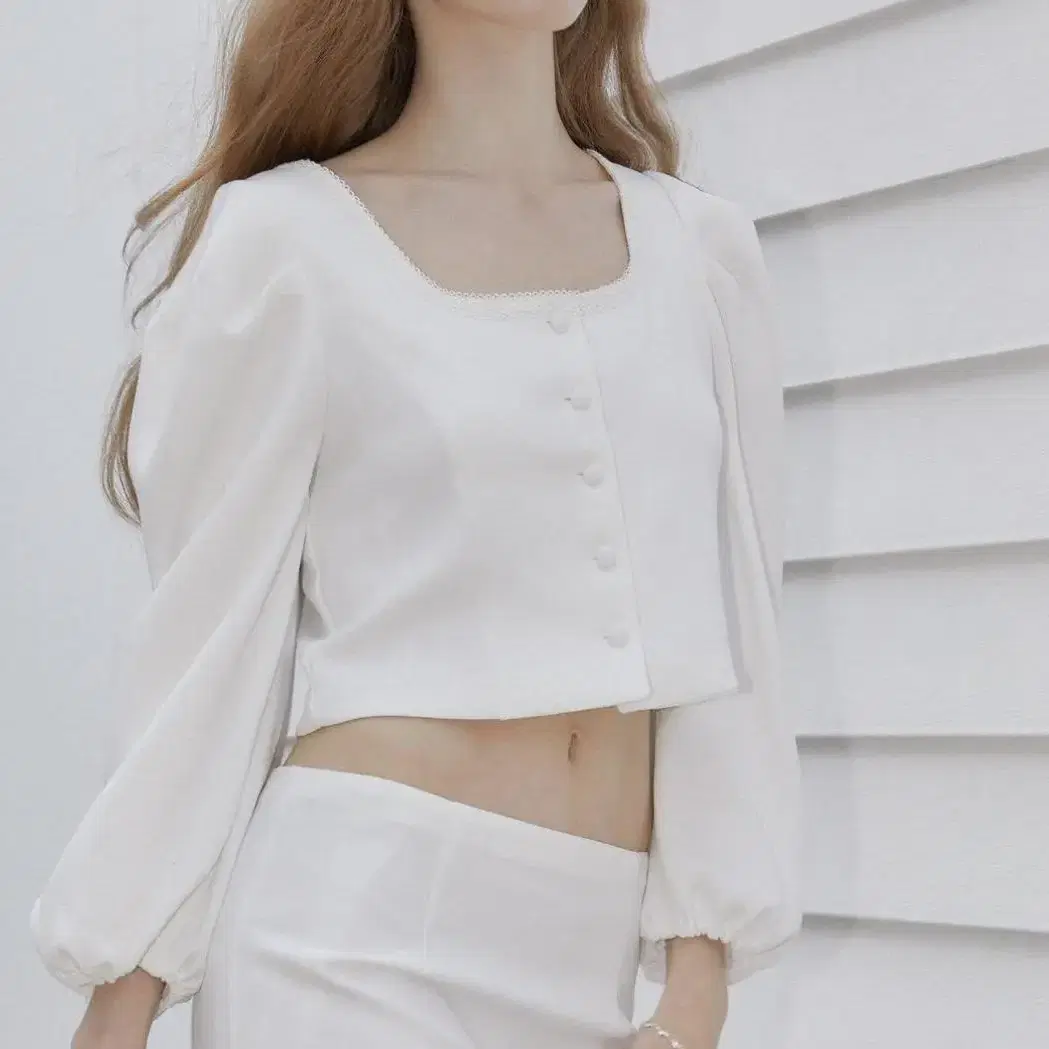 ods(REBECCA BLOUSE (IVORY) 블라우스 팔아요(새상품)