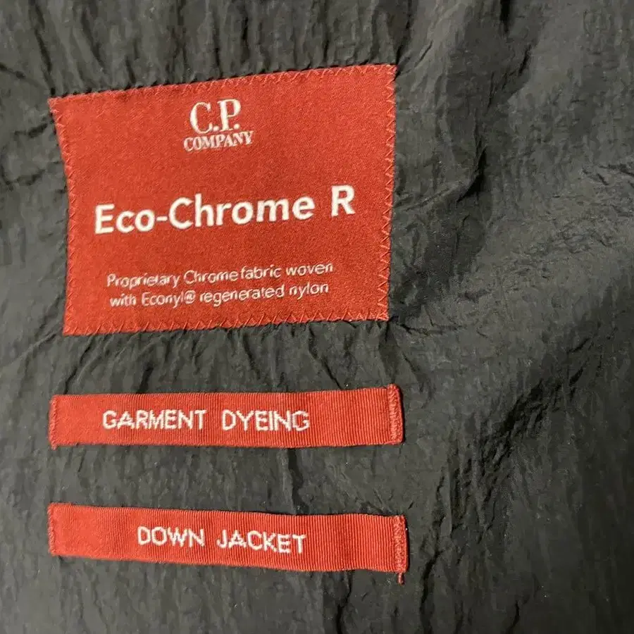 C.P 컴퍼니 Eco-Chrome R Mixed 패딩 50사이즈