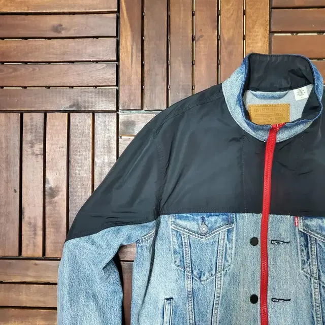 Levis Premium Big E Jacket