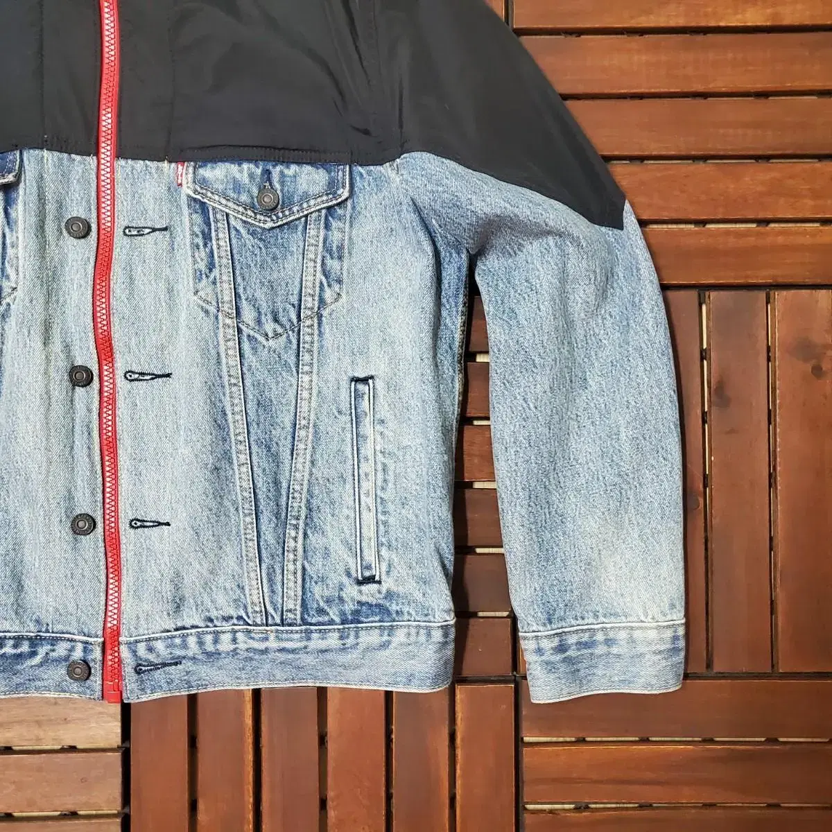 Levis Premium Big E Jacket