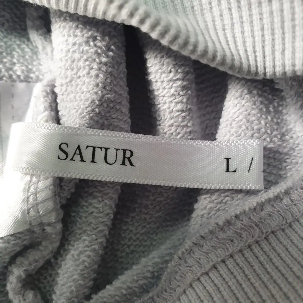 SATUR sweat shirt