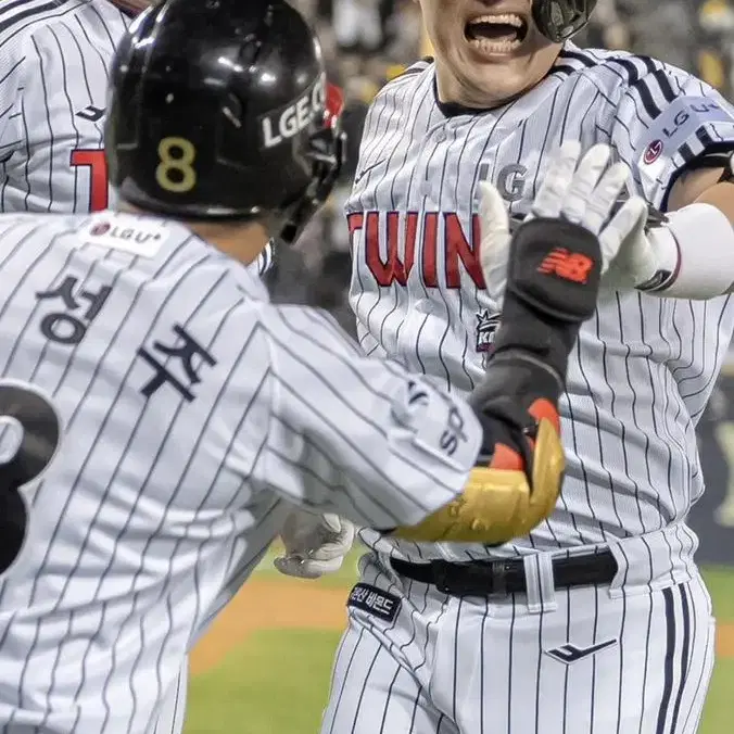 LG TWINS VS KT 5차전 정가양도 해주실 분 ㅠ