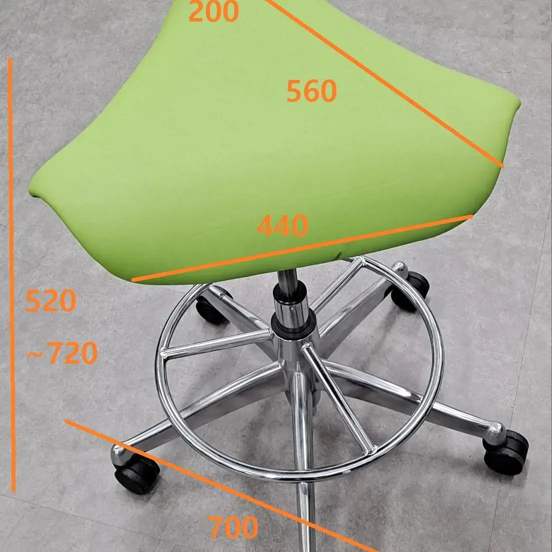 휴먼스케일 새들 스툴 의자 (Humanscale Saddle Stool)