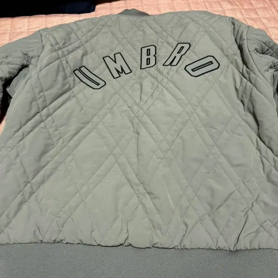 엄브로(UMBRO) 더블데커 리버시블 패딩 봄버 자켓 M