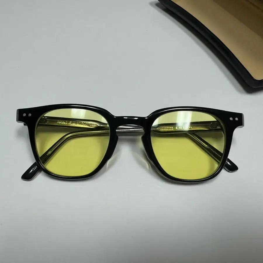 GENTLE MONSTER Glasses 젠틀몬스터,루토 on Bunjang Global Site.