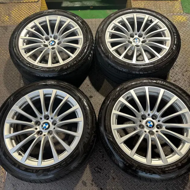 18인치 BMW G30 5시리즈 럭서리 순정휠타이어 1대분