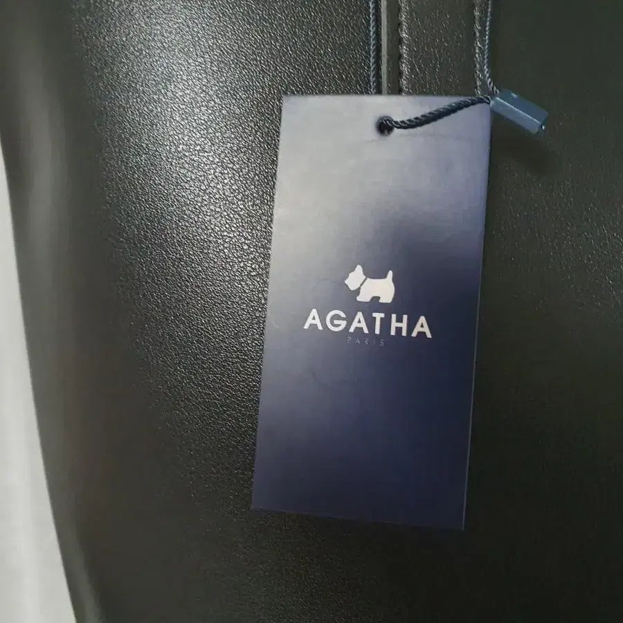 AGATHA 가방