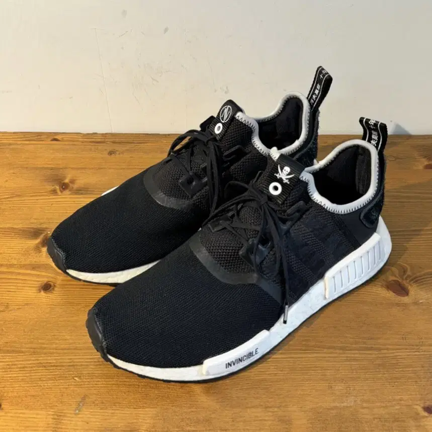 네이버후드 x 아디다스 NMD R1