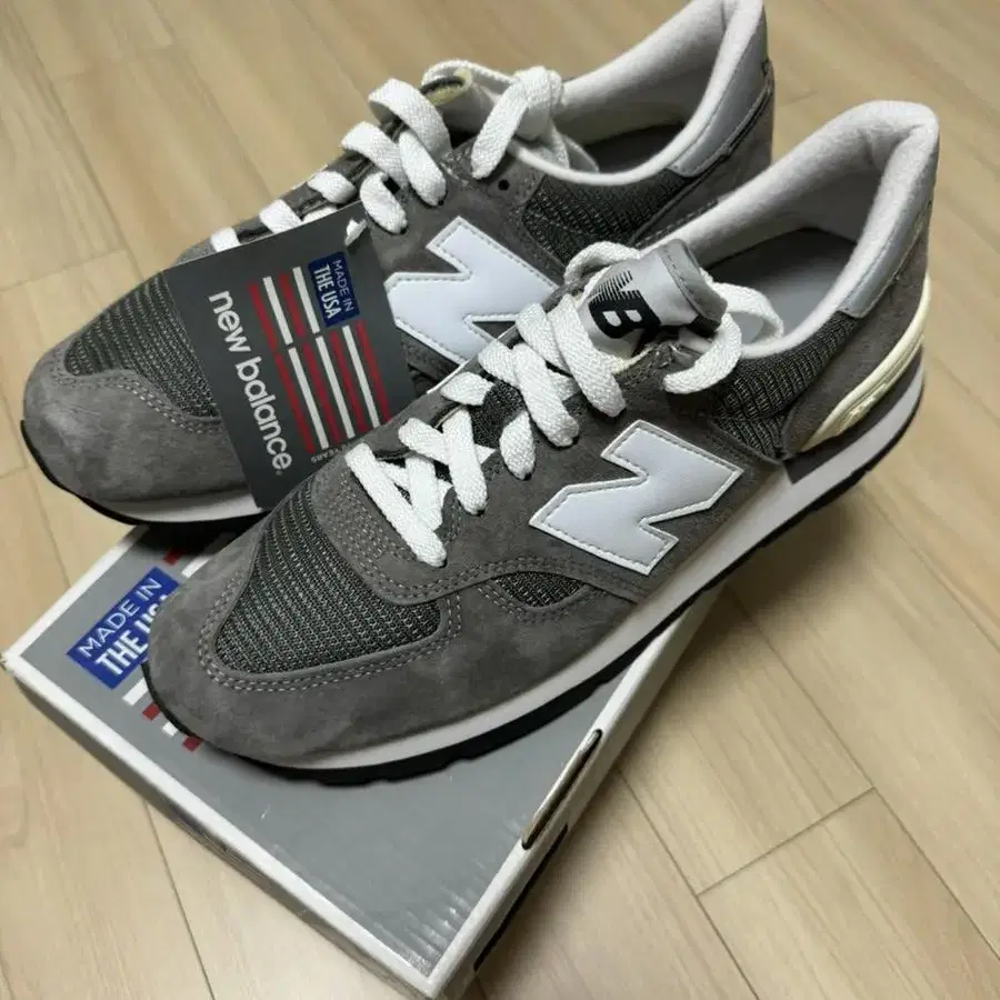 뉴발란스 990 gry 270