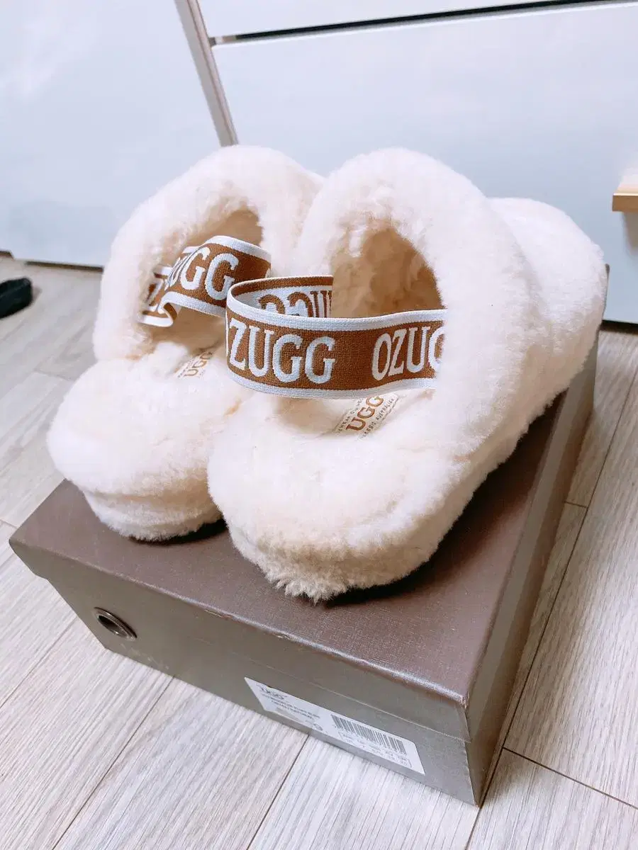 ugg 밴딘 슬리퍼