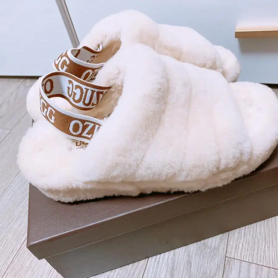 ugg 밴딘 슬리퍼