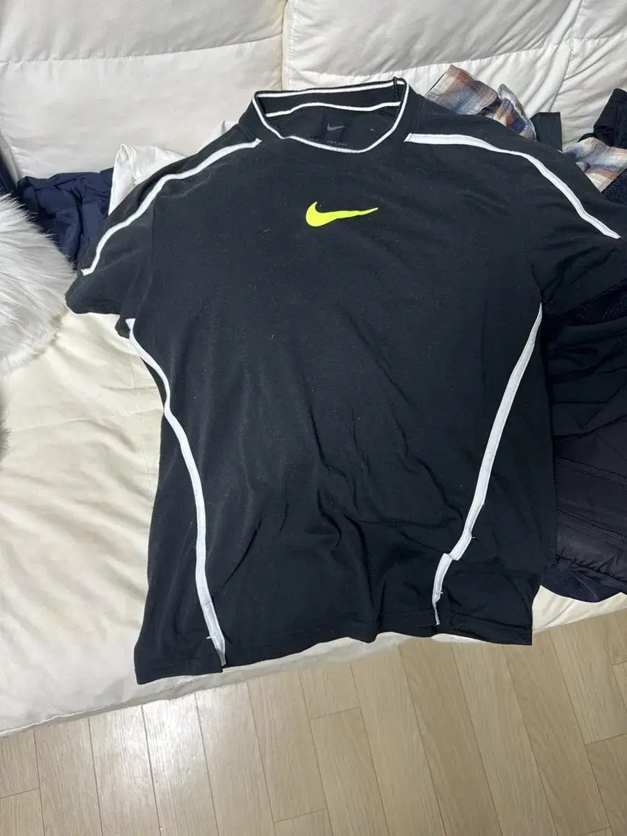 Nike Men's Shirt S