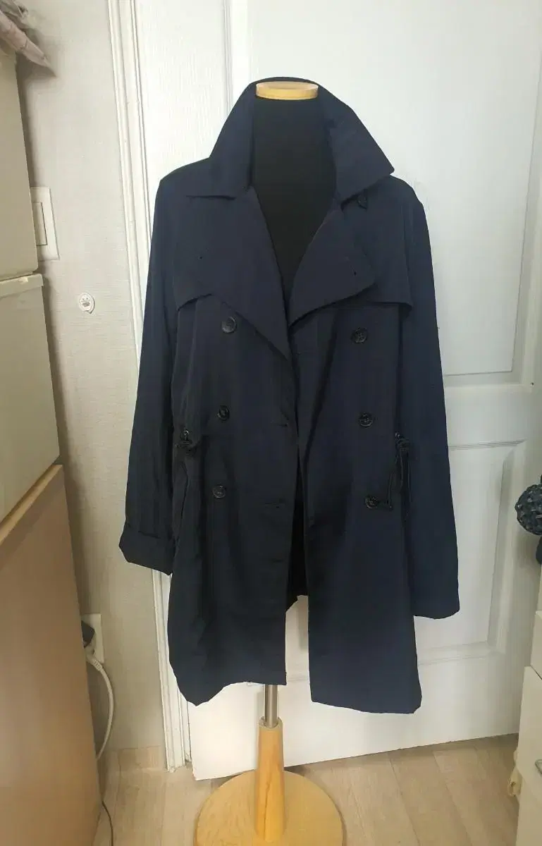 Terry Men's Trench Coat Size M (excellent condition)